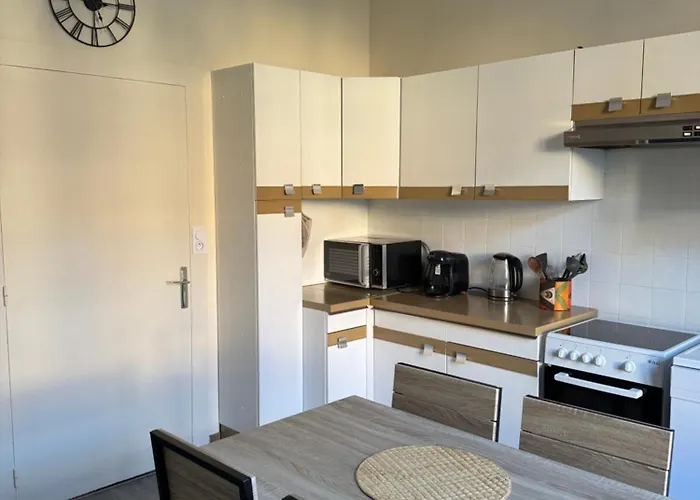 Appartement T4 70M2 - Meuble - Centre Ville - Proche Thermes