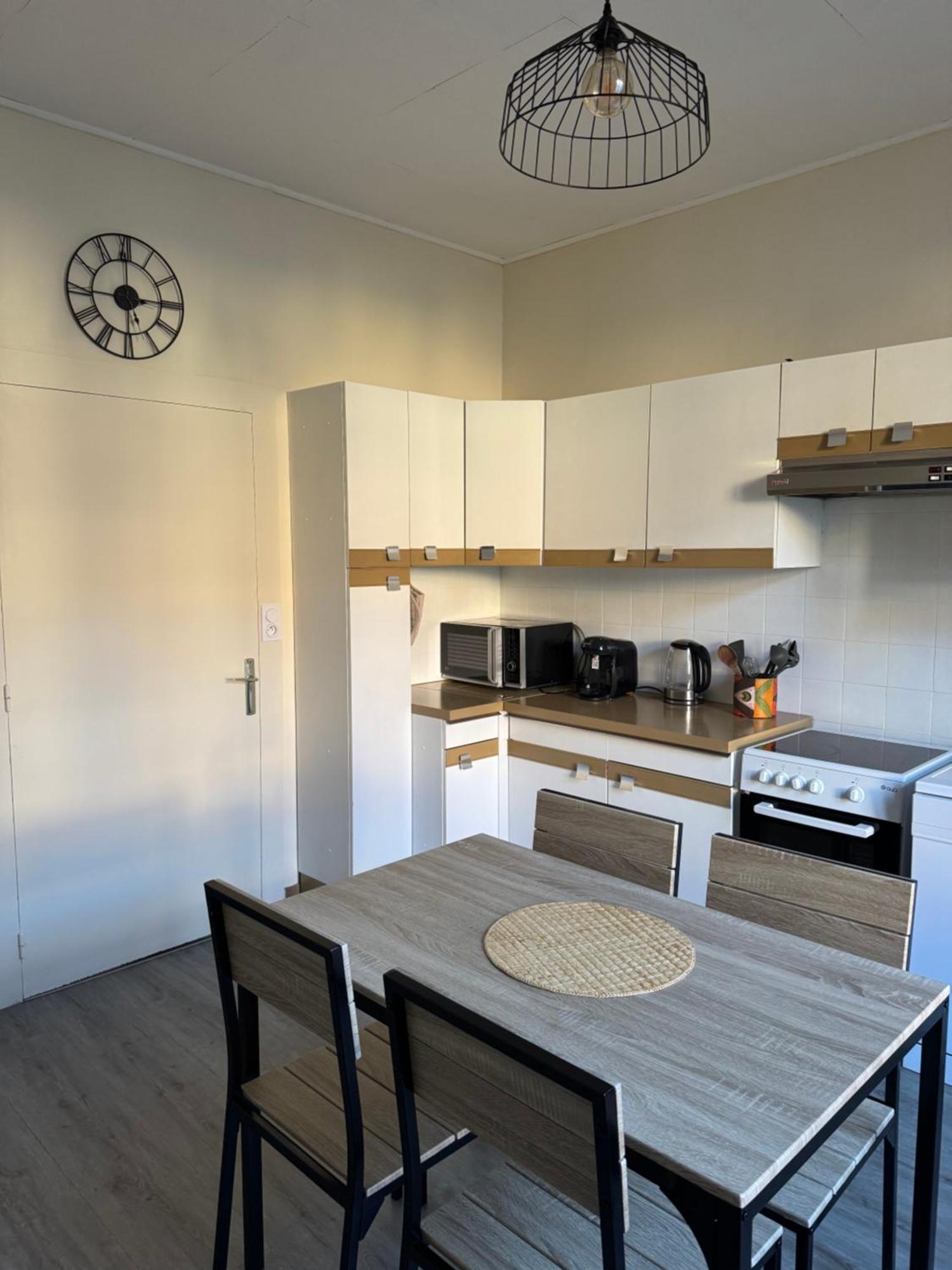T4 70m2 - Meuble - Centre - Proche Thermes Appartement *